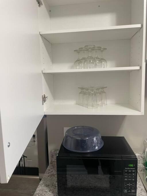 Wonderful 2-Bedroom Apartment Camrose Exteriör bild
