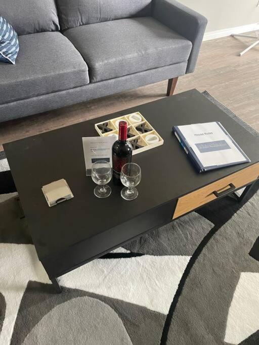 Wonderful 2-Bedroom Apartment Camrose Exteriör bild